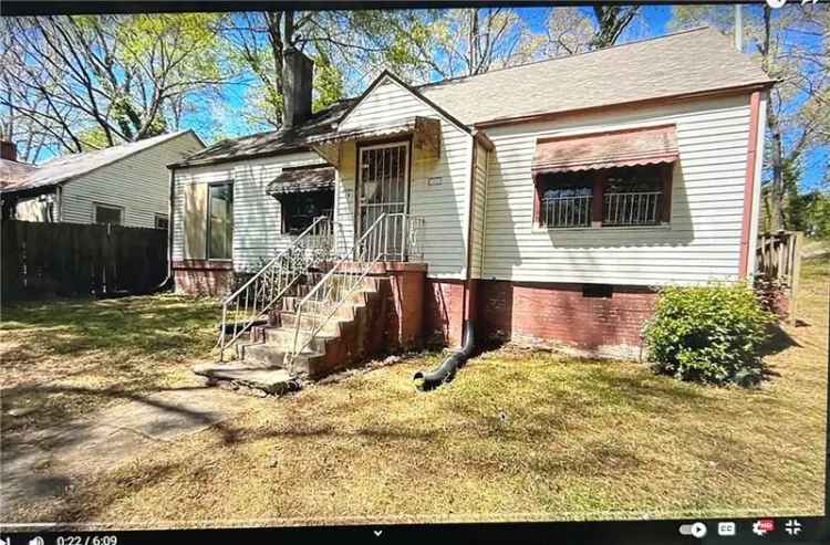 Single-family house For Sale in 2131, Donald Lee Hollowell Parkway Northwest, Atlanta, Georgia