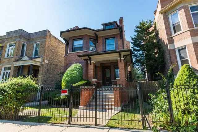 Multi-family house For Sale in 2624, North Albany Avenue, Chicago, Illinois