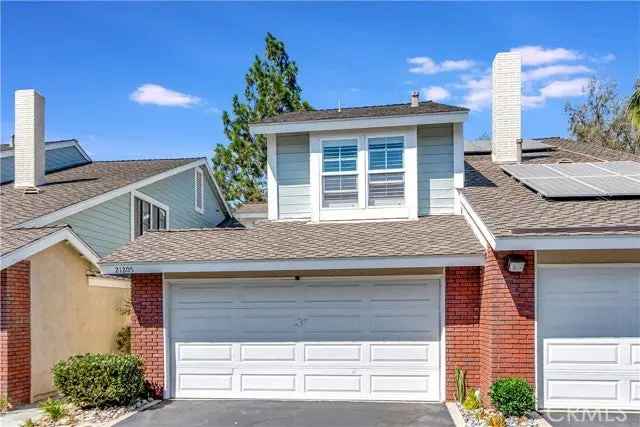 Single-family house For Sale in 21205, Serra Vista, Lake Forest, California