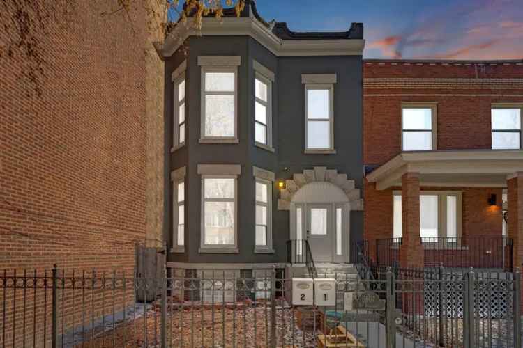 Multi-family house For Sale in 6607, South Ingleside Avenue, Chicago, Illinois