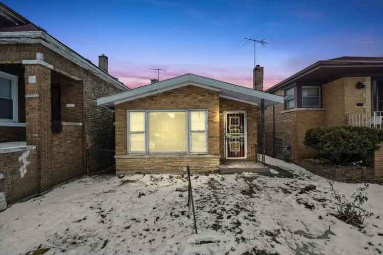 Single-family house For Sale in 9206, South Yates Boulevard, Chicago, Illinois