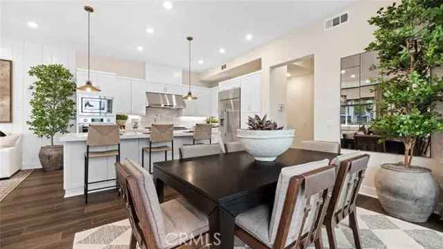 Condo For Sale in Irvine, California