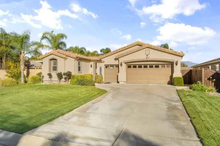 Single-family house For Sale in 460, Langer Court, Hemet, California