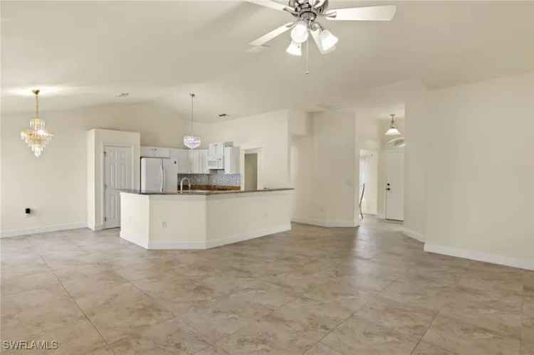 Single-family house For Sale in 1017, Northeast 32nd Street, Cape Coral, Florida