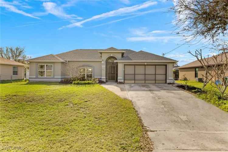 Single-family house For Sale in Cape Coral, Florida