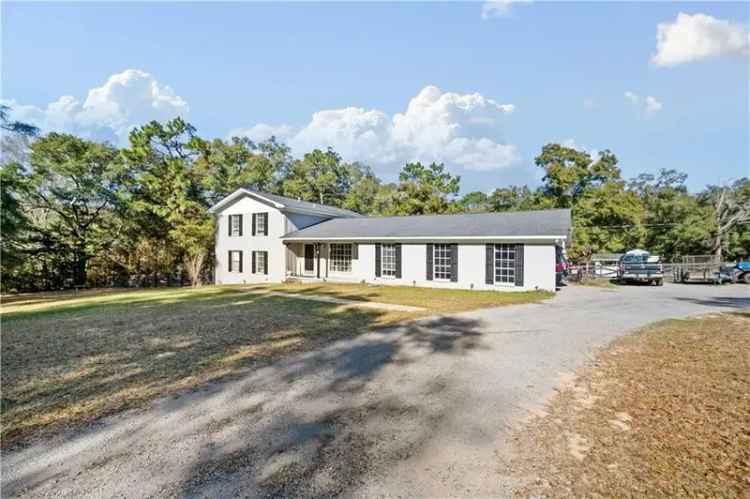 Single-family house For Sale in Semmes, Alabama