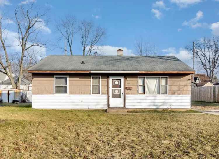 Single-family house For Sale in 2610, Buffalo Street, Michigan City, Indiana