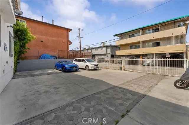 Multi-family house For Sale in 211, South Hoover Street, Los Angeles, California