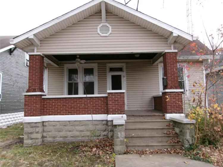 Single-family house For Sale in Centralia, Illinois