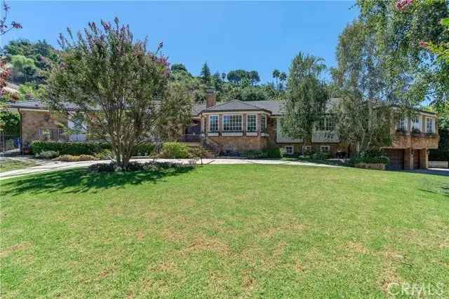 Single-family house For Sale in 4266, Valley Meadow Road, Los Angeles, California