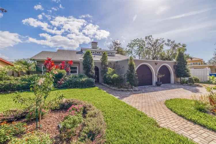 Single-family house For Sale in 2134, Serpentine Circle South, Saint Petersburg, Florida