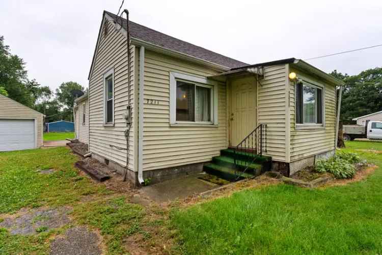 Single-family house For Sale in 7211, West 21st Avenue, Gary, Indiana