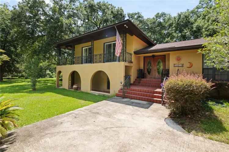 Single-family house For Sale in Grand Bay, Alabama