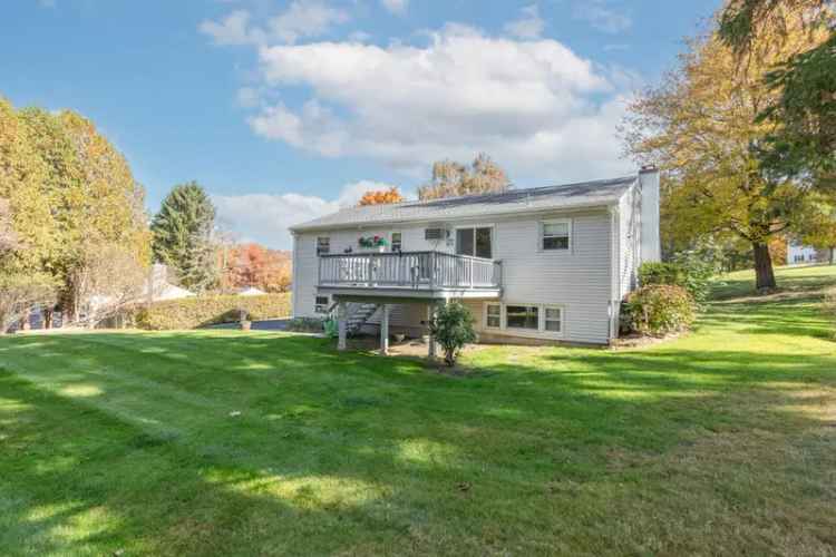 Single-family house For Sale in 28, Possum Drive, New Fairfield, Connecticut