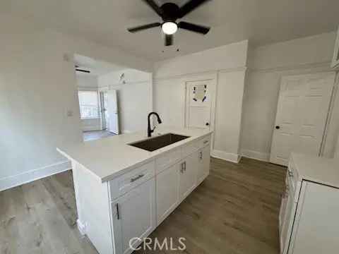 Multi-family house For Sale in 456, East 43rd Place, Los Angeles, California