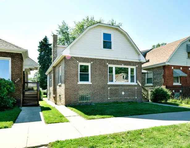 Single-family house For Sale in 9350, South Manistee Avenue, Chicago, Illinois