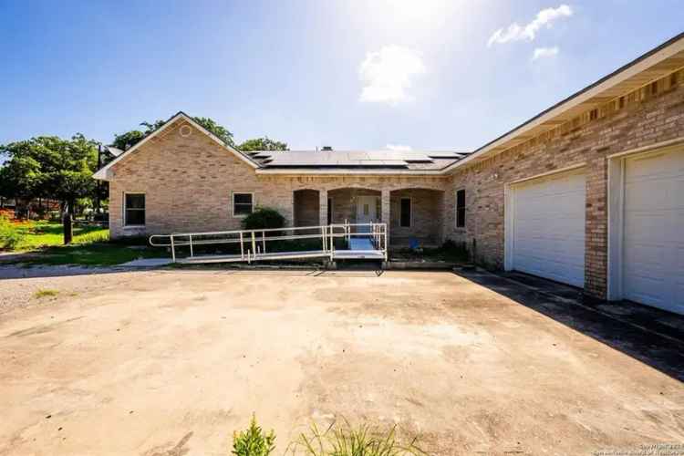 Single-family house For Sale in Texas