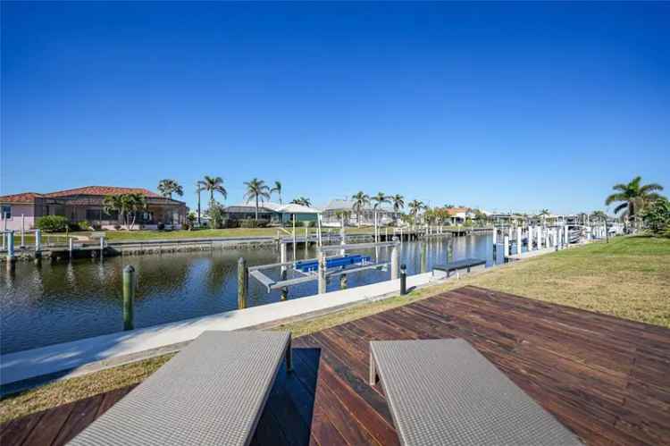 Single-family house For Sale in 561, Via Esplanade, Punta Gorda, Florida