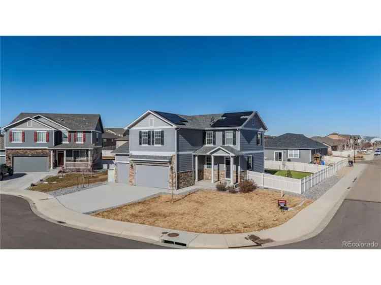 Single-family house For Sale in Firestone, Colorado