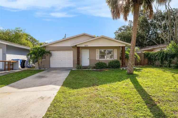 Single-family house For Sale in 5011, Chancellor Street Northeast, Saint Petersburg, Florida