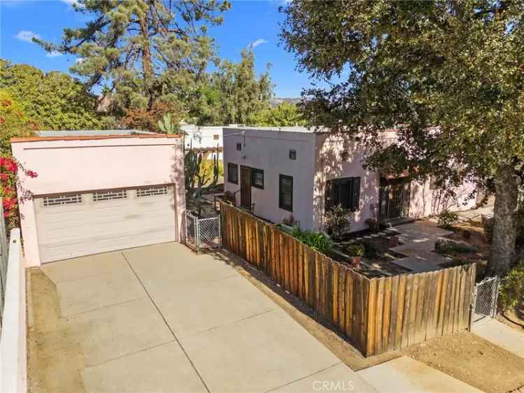 Single-family house For Sale in 145, South Grape Street, Escondido, California