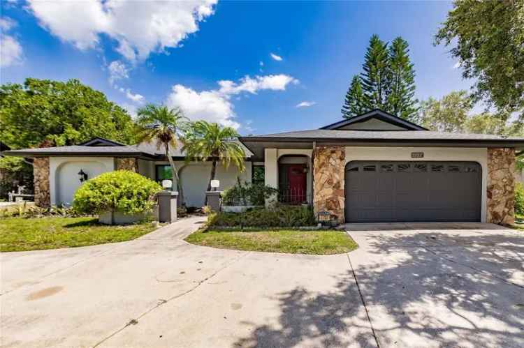 Single-family house For Sale in 7707, 10th Avenue Northwest, Bradenton, Florida