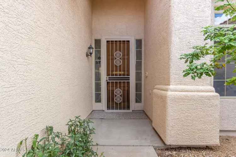 Single-family house For Sale in 219, East Palomino Court, Gilbert, Arizona