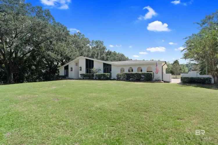 Single-family house For Sale in Fairhope, Alabama