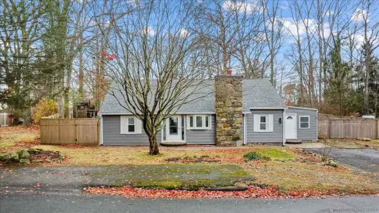 Single-family house For Sale in 70, Cedar Hill Road, Guilford, Connecticut