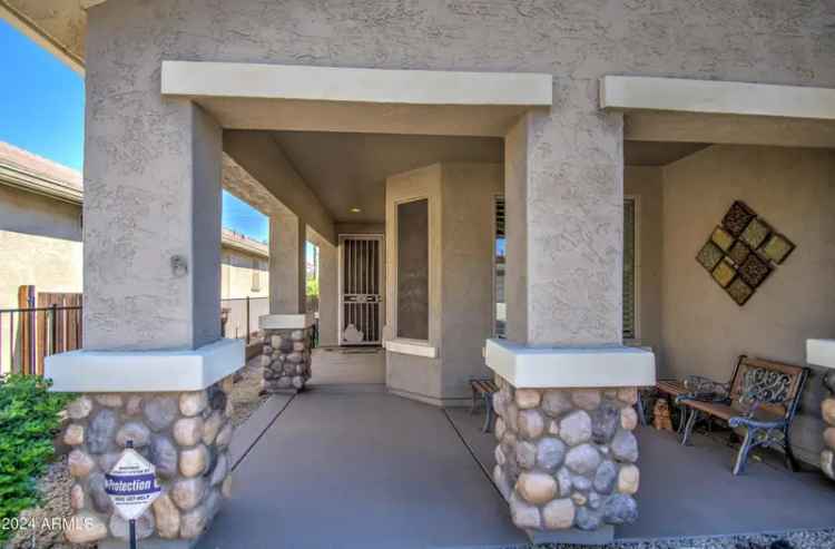 Single-family house For Sale in 392, West Twin Peaks Parkway, San Tan Valley, Arizona