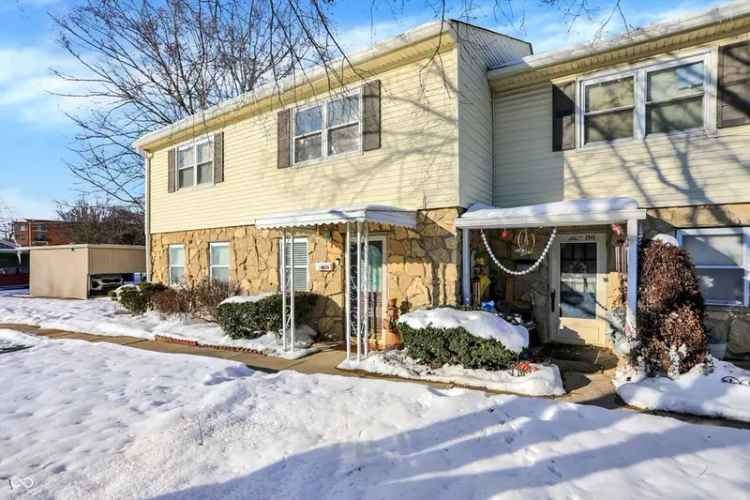 Condo For Sale in 2936, Country Estates Drive, Indianapolis, Indiana