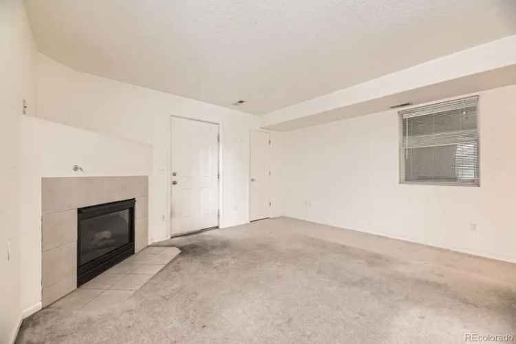 Condo For Sale in 970, South Dawson Way, Aurora, Colorado