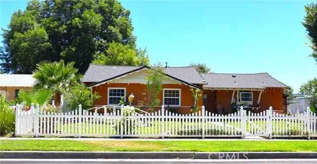 Single-family house For Sale in 22158, Elkwood Street, Los Angeles, California