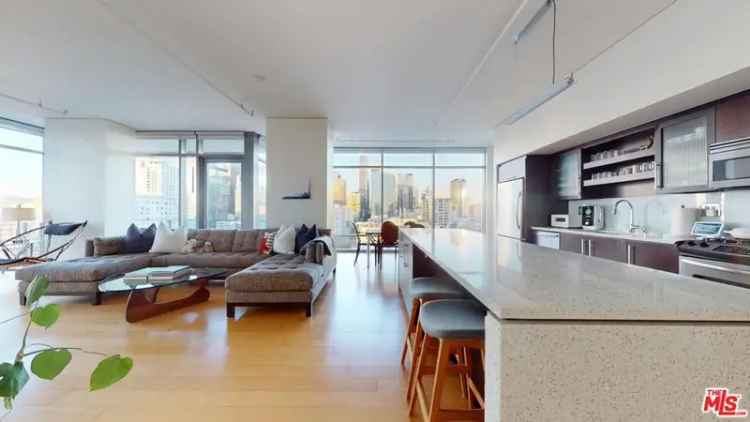 Condo For Sale in 1100, South Hope Street, Los Angeles, California