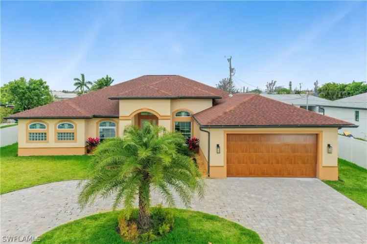 Single-family house For Sale in 604, Tropicana Parkway West, Cape Coral, Florida