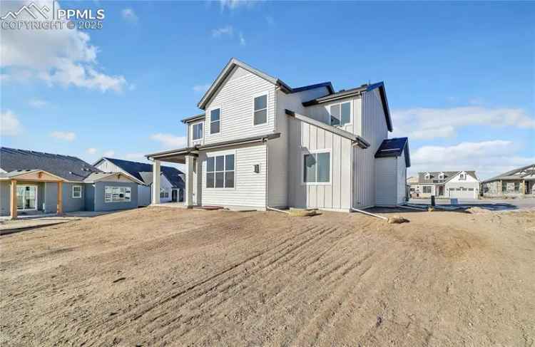 Single-family house For Sale in Monument, Colorado