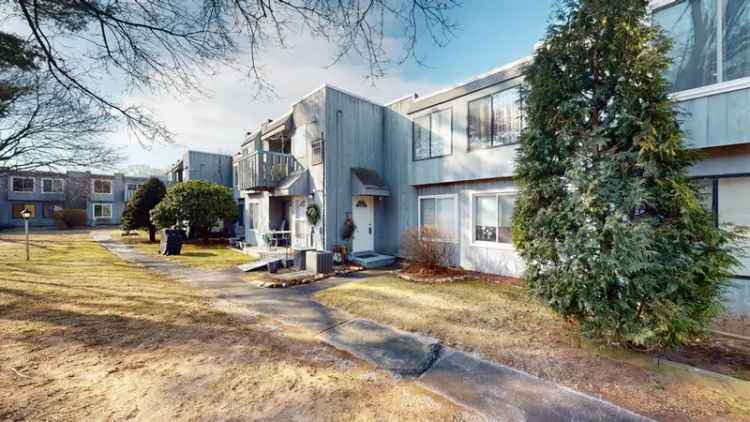 Condo For Sale in 13, Cedar Court, East Haven, Connecticut