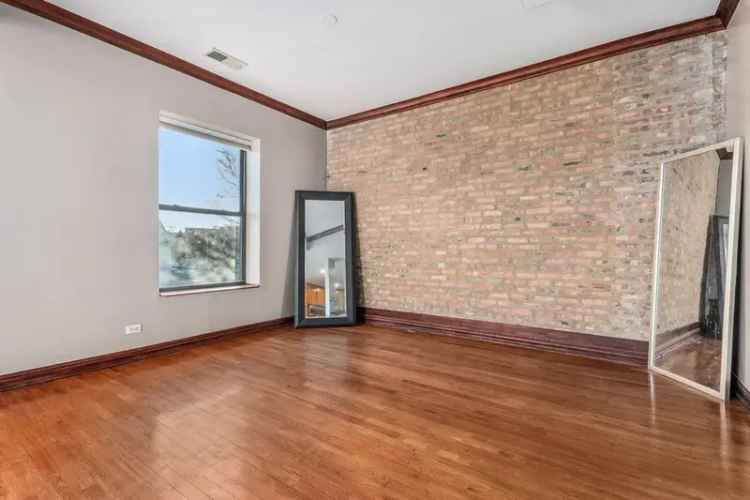 Condo For Sale in 208, East 44th Street, Chicago, Illinois