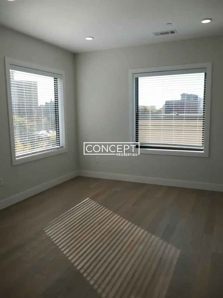 Luxury 2bd Apartment near Maverick T Station East Boston