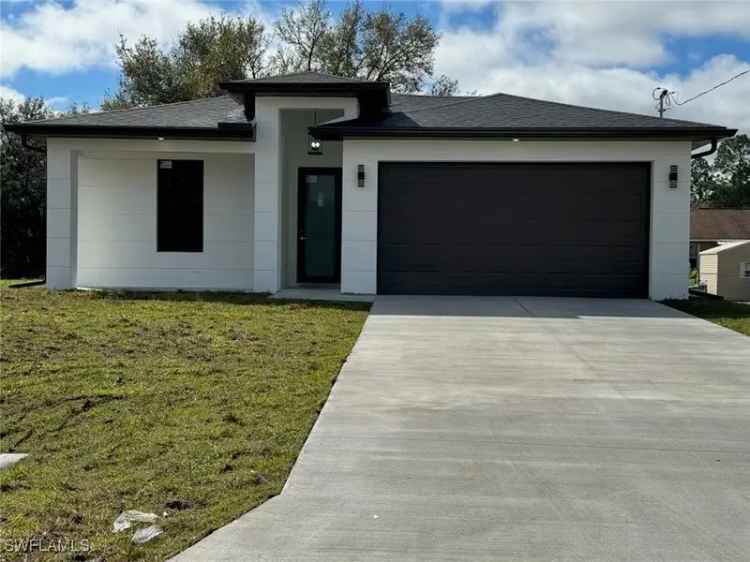 Single-family house For Sale in 2907, 9th Street Southwest, Lehigh Acres, Florida