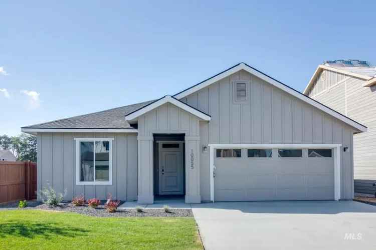 Single-family house For Sale in 10055, West La Jolla Drive, Boise, Idaho