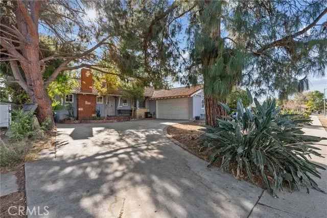 Single-family house For Sale in 21032, Baltar Street, Los Angeles, California