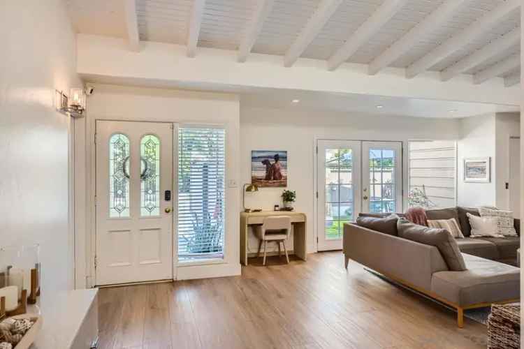 Single-family house For Sale in 3325, Cañon Street, San Diego, California