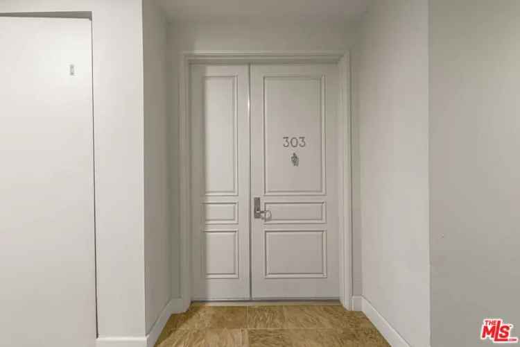 Condo For Sale in 4100, Wilshire Boulevard, Los Angeles, California