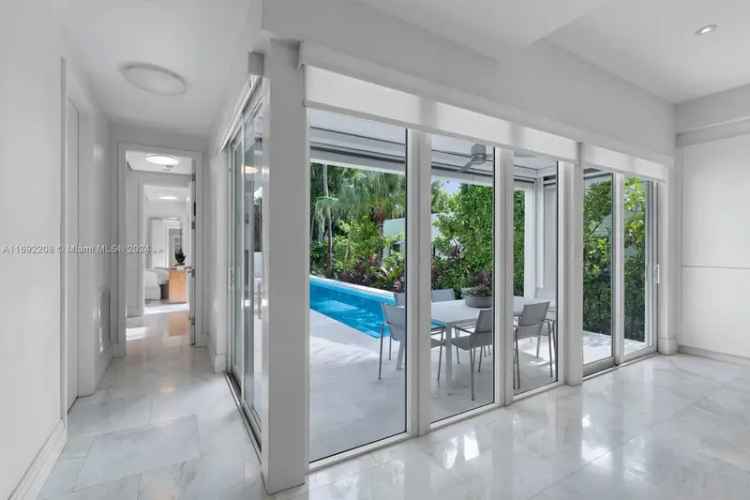 Single-family house For Sale in 4485, Royal Palm Avenue, Miami Beach, Florida