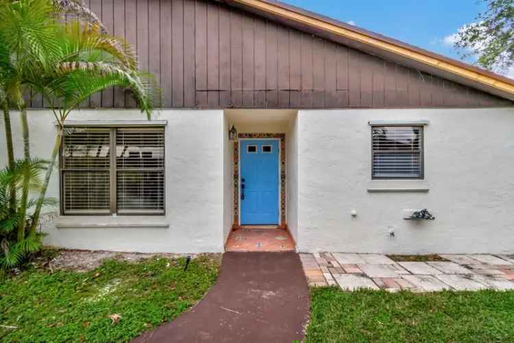 House For Sale in Delray Beach, Florida