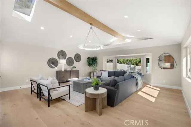 Single-family house For Sale in 2995, Ceylon Drive, Costa Mesa, California