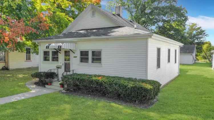 Single-family house For Sale in 1627, Sycamore Street, Ottawa, Illinois