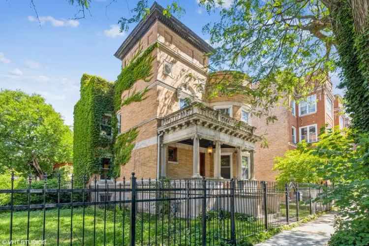 Single-family house For Sale in 836, East 52nd Street, Chicago, Illinois