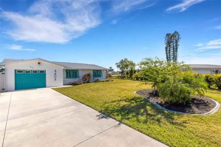 Single-family house For Sale in 4406, Wynkoop Circle, Port Charlotte, Florida